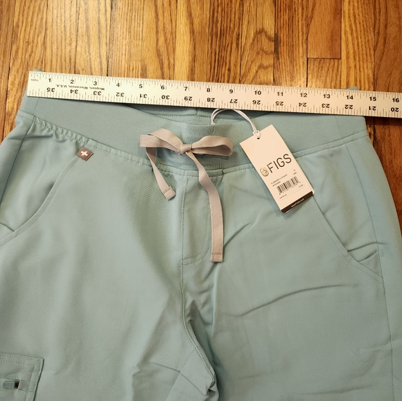 FIGS Womens Scrub Set Size Small Sea Glass Rafaela Oversized Zamora Jogger NEW - Picture 3 of 7